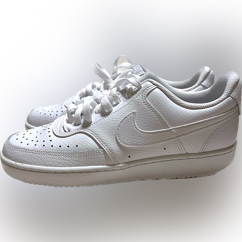 2021 Nike Court Vision Alta sneaker. White
Uptown’s. Women’s Size 8.